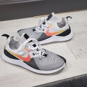 Size 7 NIKE sneakers